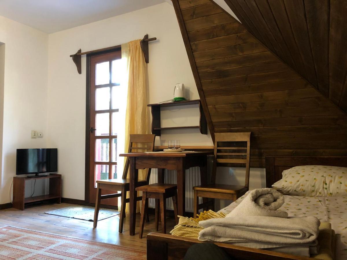 Gosciniec Pod Smrekami Bed & Breakfast Czorsztyn Bagian luar foto