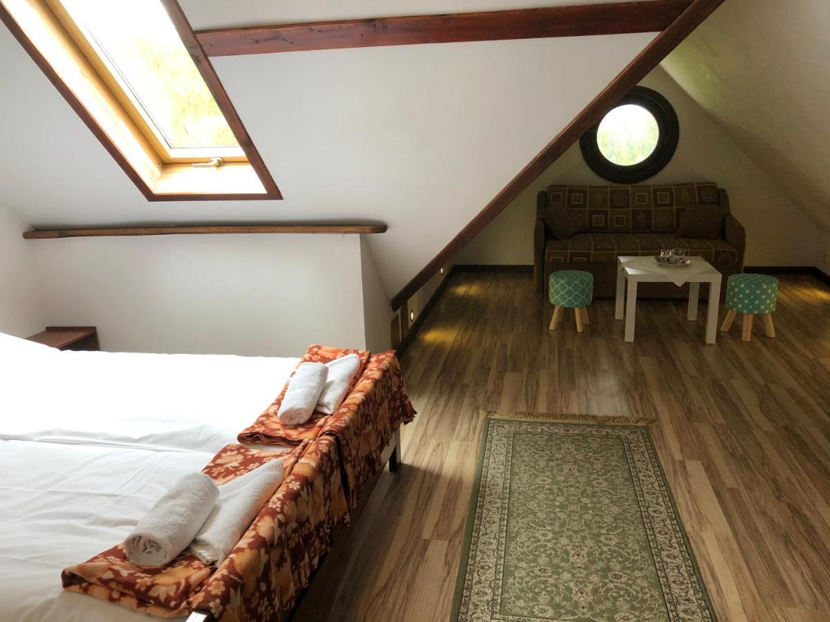 Gosciniec Pod Smrekami Bed & Breakfast Czorsztyn Bagian luar foto